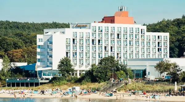 Amber Baltic Międzyzdroje, część Vienna House, to hotel z widokiem na plażę i morze.
