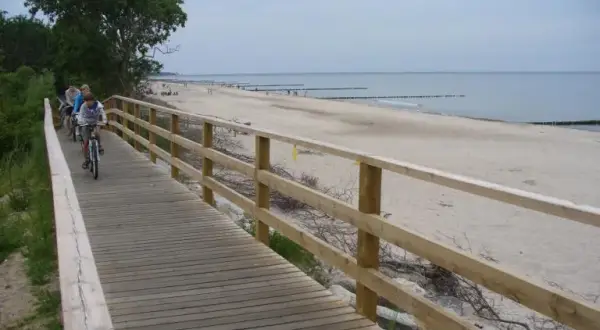 Z Kołobrzegu do Sianożęt: Jak dojechać? Czas, koszt, wygoda