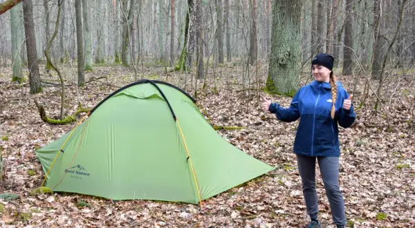 Biwak nad Bałtykiem: Legalność, koszty i TOP miejsca pod namiot