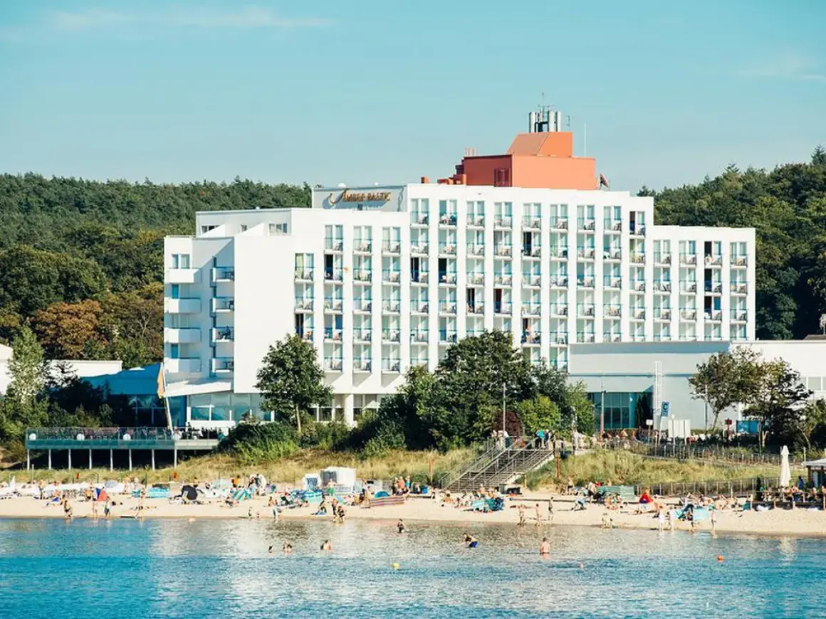 Amber Baltic Międzyzdroje, część Vienna House, to hotel z widokiem na plażę i morze.